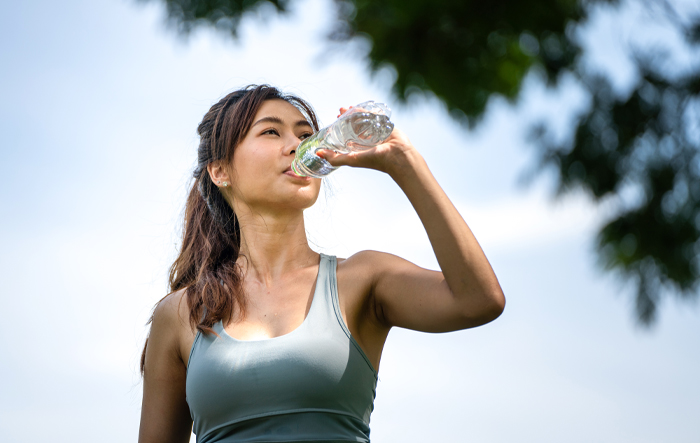 Nawodnienie podczas treningu – rola elektrolitów w sporcie i regeneracji