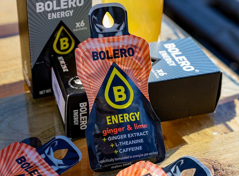 Bolero Energy Ginger & Lime – napój bez cukru o smaku imbiru i limonki z kofeiną, L-teaniną i ekstraktem z imbiru