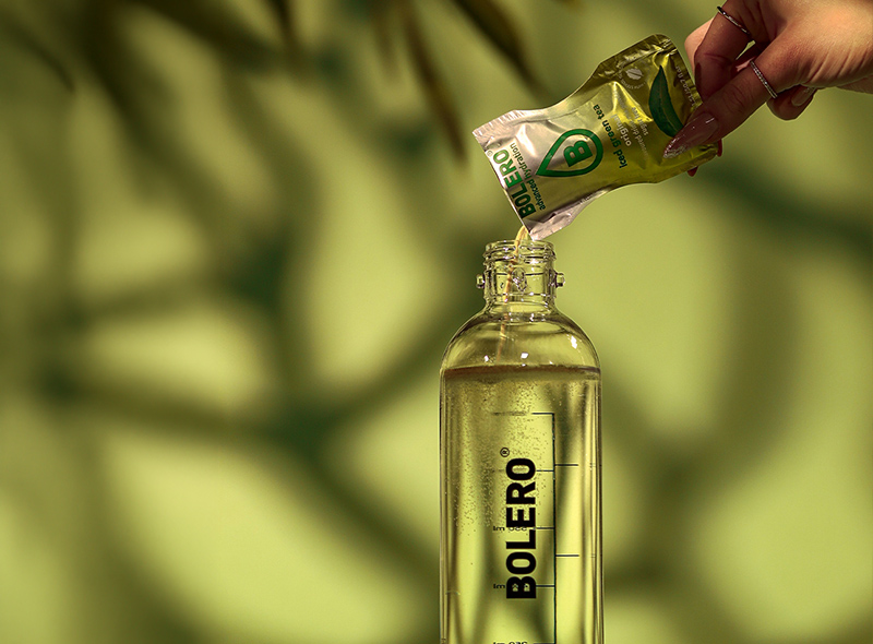 Bolero Iced Green Tea original saszetka wsypywana do butelki przygotowanie napoju zielona herbata